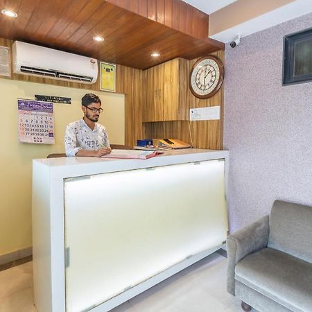 Oyo 69377 Hotel Ruby Мумбай Екстериор снимка