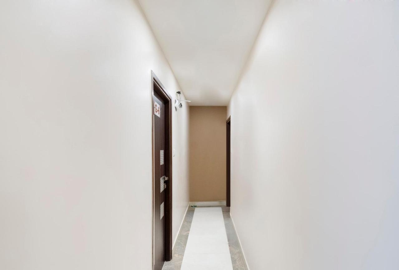 Oyo 69377 Hotel Ruby Мумбай Екстериор снимка