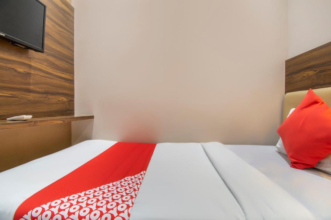 Oyo 69377 Hotel Ruby Мумбай Екстериор снимка